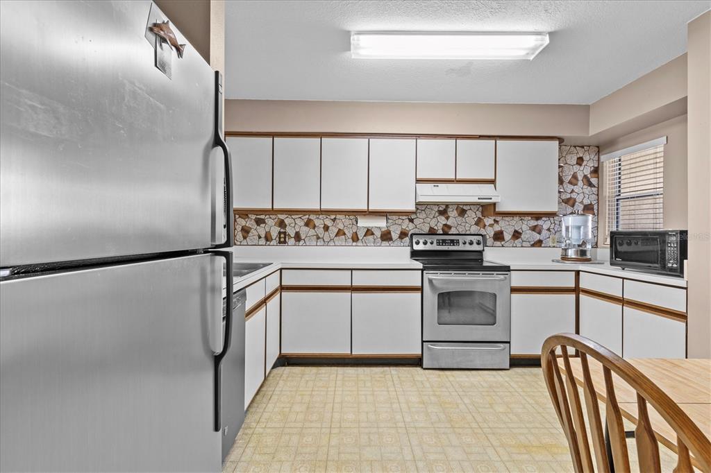 5537 Sea Forest Drive, Unit 307 New Port Richey, FL 34652 - Photo 17 of 43