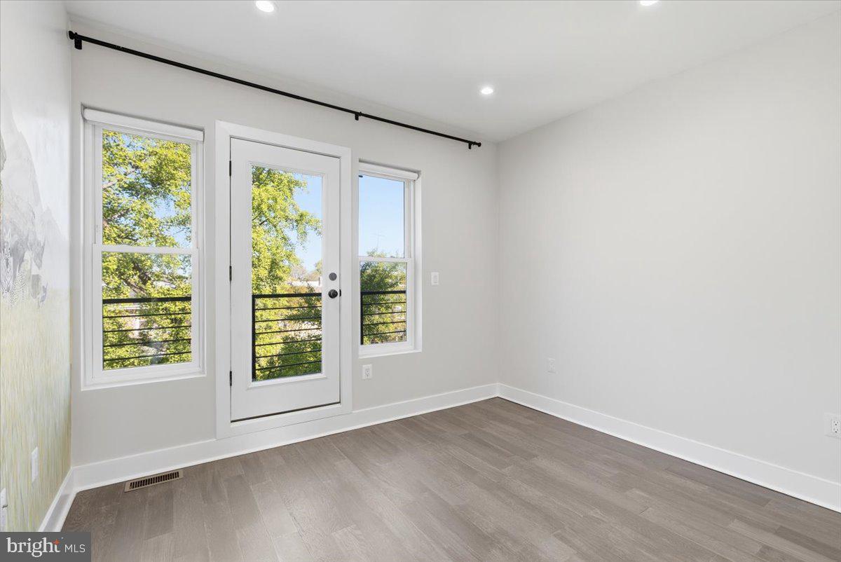 1168 Abbey Place Northeast Washington, DC 20002 - Photo 17 of 49 Unit 2 - 2 BR | 2.5 BA | Parking | Roof Deck