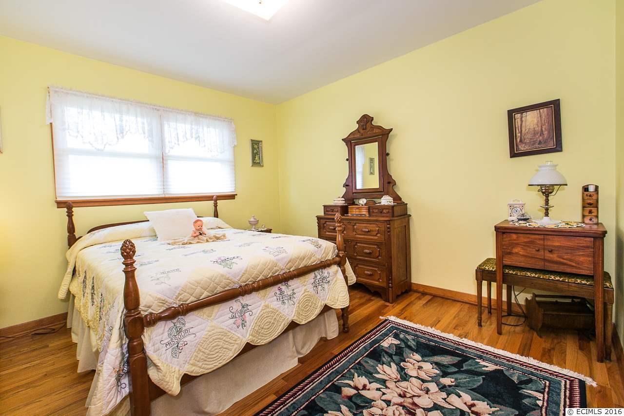 410 Cleveland Street Southwest Cascade, IA 52033 - Photo 9 of 25 Gallery Image 9