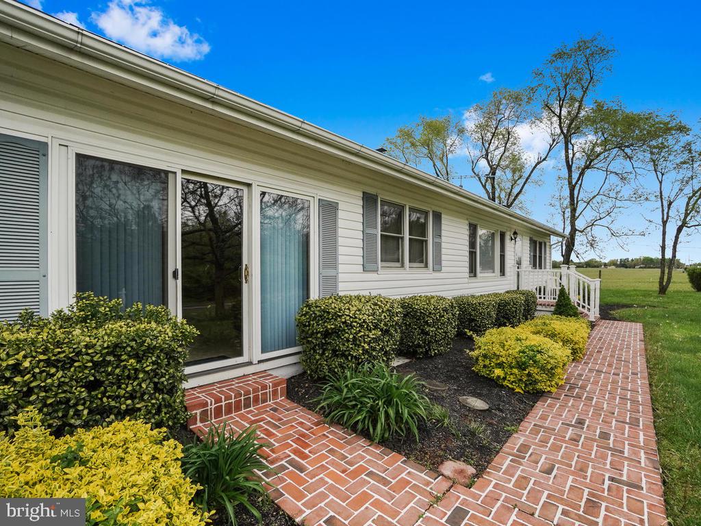 9818 Bethel Road Frederick, MD 21702 - Photo 3 of 43