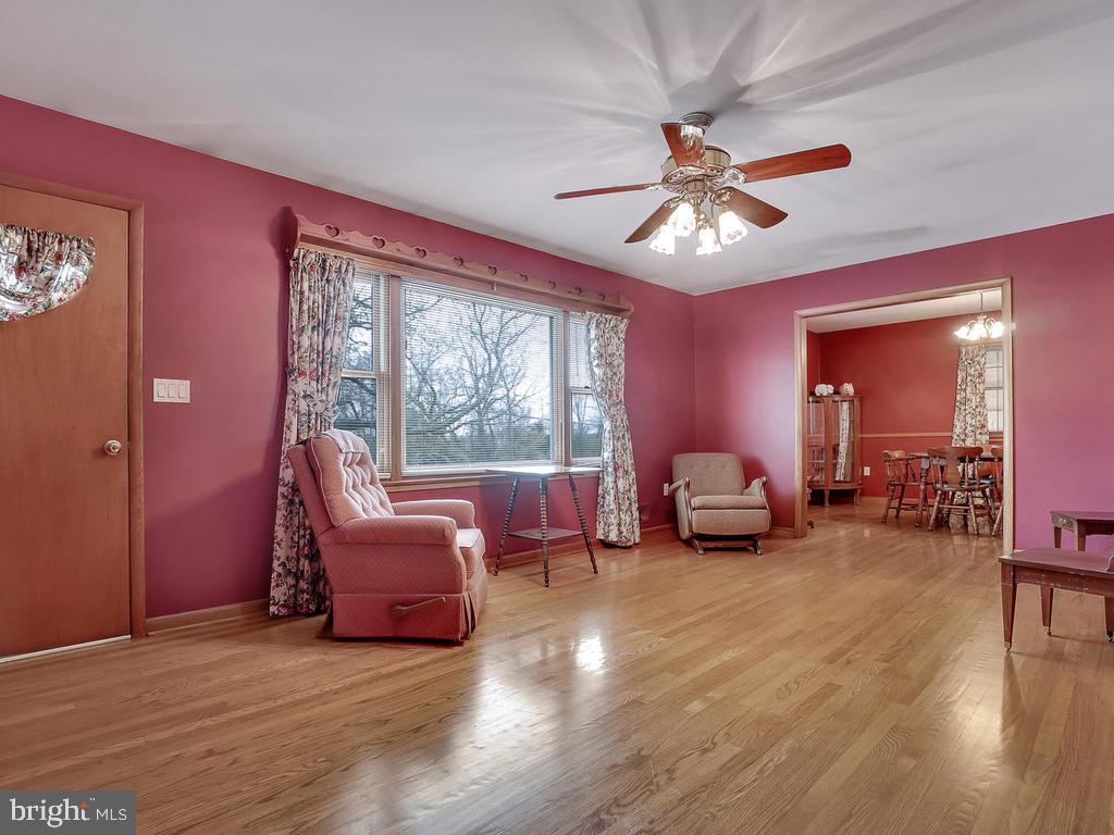 9818 Bethel Road Frederick, MD 21702 - Photo 4 of 43