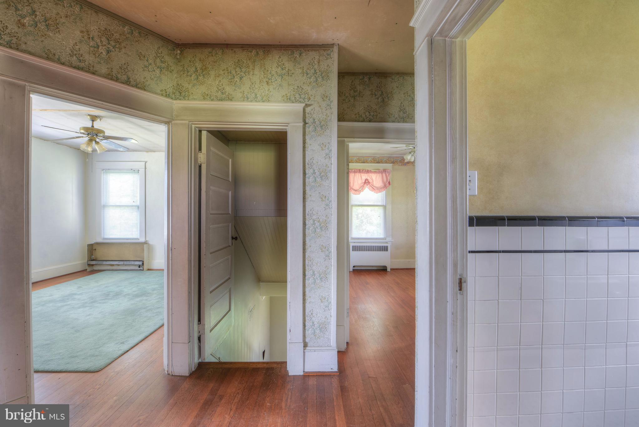 1846 Leedstown Road Colonial Beach, VA 22443 - Photo 20 of 29 Upper Hall