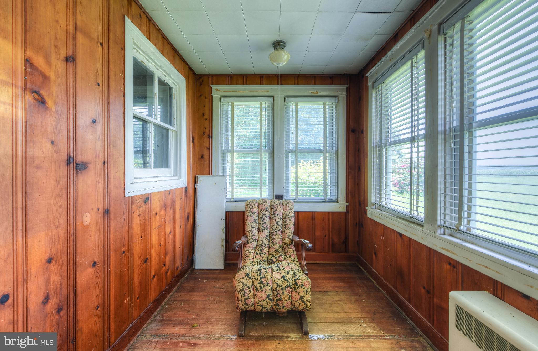1846 Leedstown Road Colonial Beach, VA 22443 - Photo 8 of 29 Sun Room
