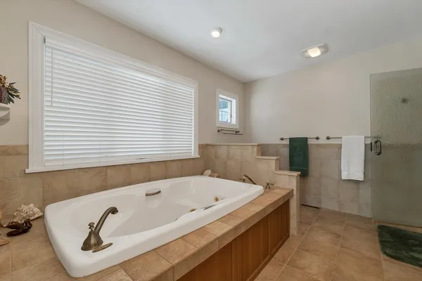 $4,395,000 | 6 Gov Wentworth Highway, Tuftonboro, NH 03853