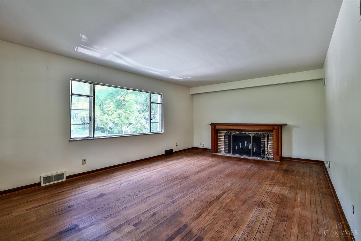 926 Reily Road Wyoming, OH 45215 - Photo 7 of 39