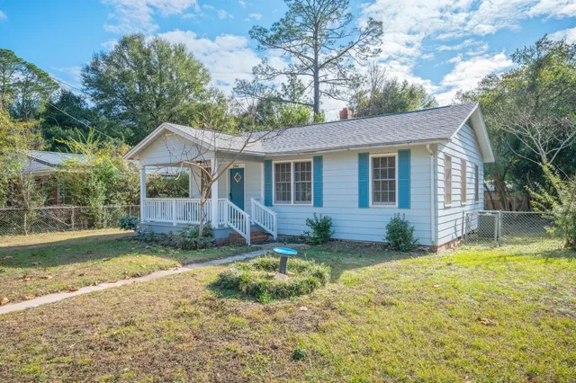 $1,600 | 204 East 2nd Avenue, Crestview, FL 32536