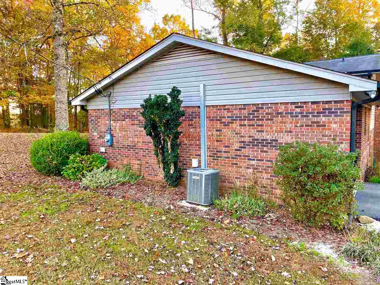 102 Reeves Street Liberty, SC 29657 - Photo 3 of 24