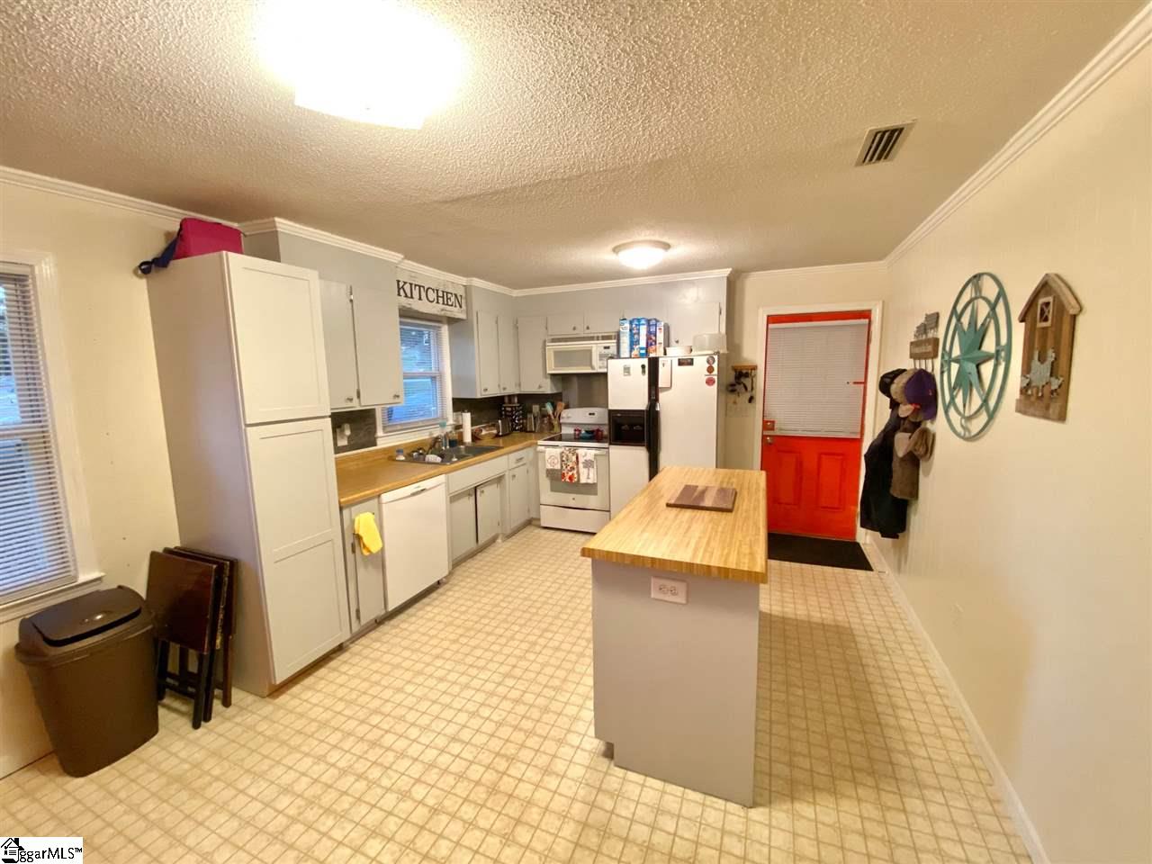 102 Reeves Street Liberty, SC 29657 - Photo 4 of 24