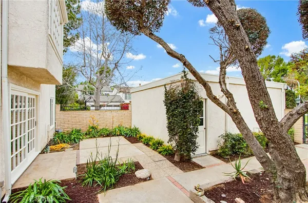 $1,399,900 | 48 Willow Tree Lane, Irvine, CA 92612