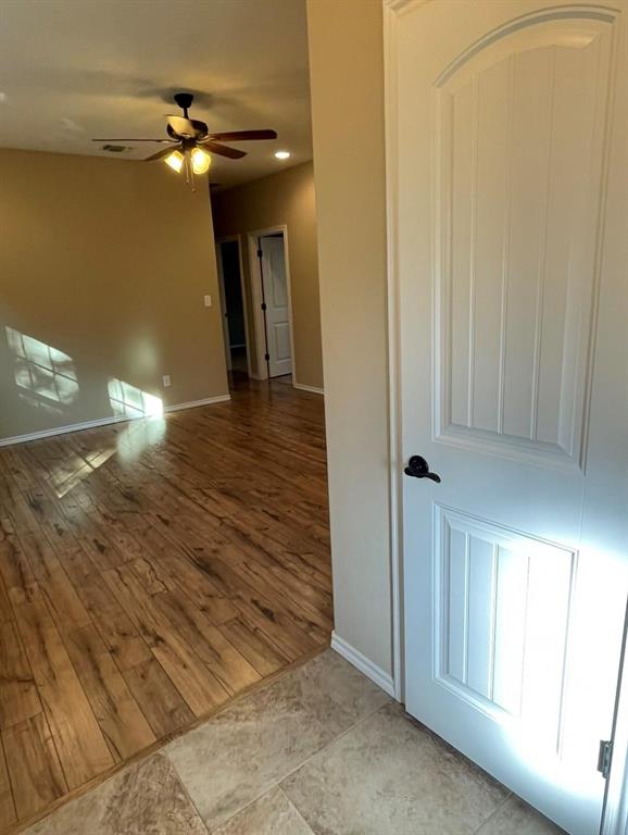 719 Harness Trail Granbury, TX 76049 - Photo 6 of 17