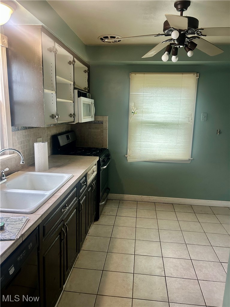 4094 Wilmington Road Cleveland, OH 44121 - Photo 5 of 14