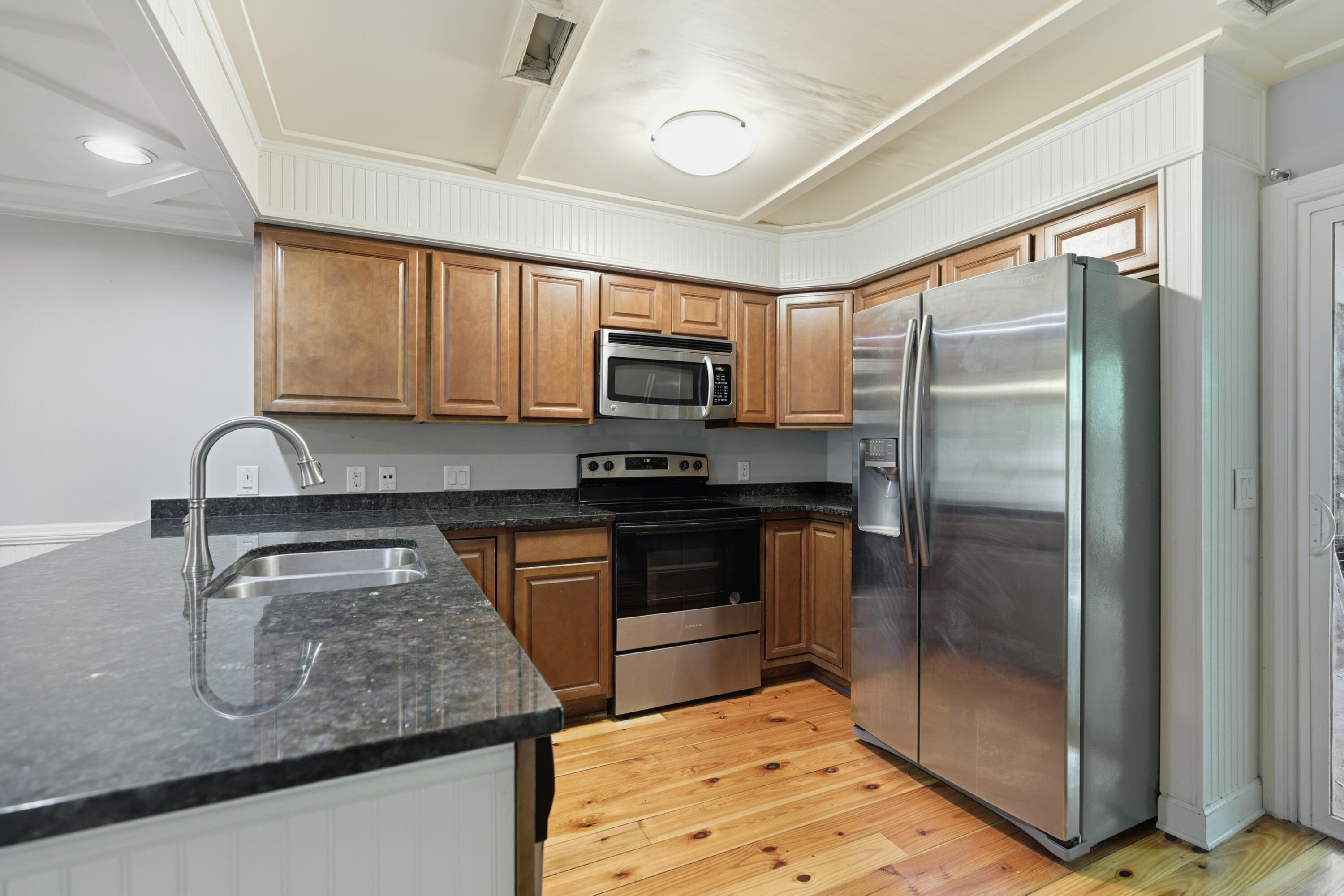1291 Mathis Ferry Road Mount Pleasant, SC 29464 - Photo 6 of 16 Kitchen