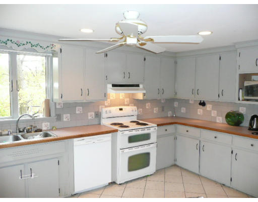 6 Riverside Road Billerica, MA 01821 - Photo 2 of 8