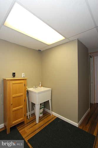 19217 Treadway Road Brookeville, MD 20833 - Photo 27 of 29 Mudroom