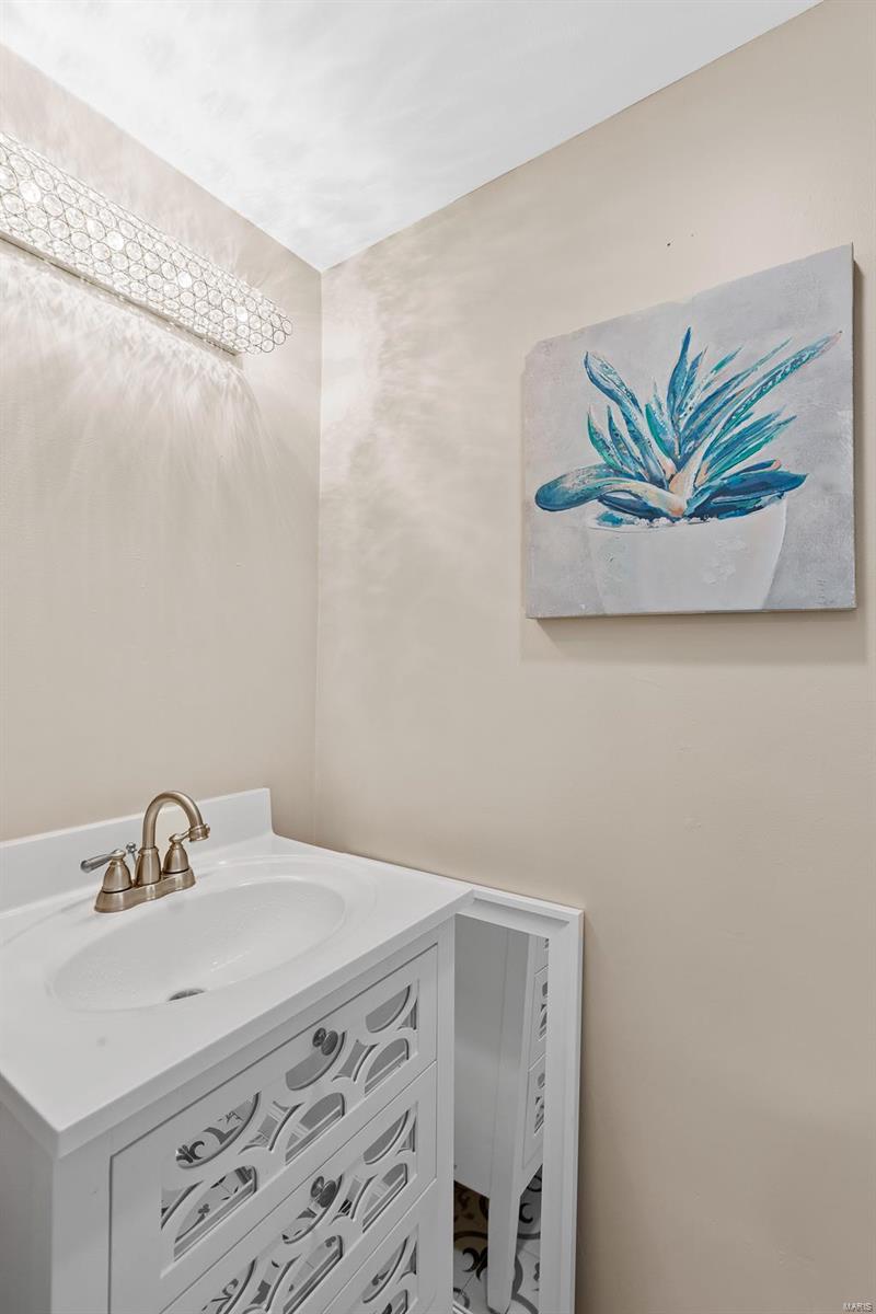 705 North Geyer Road St. Louis, MO 63122 - Photo 8 of 41 Gallery Image 8