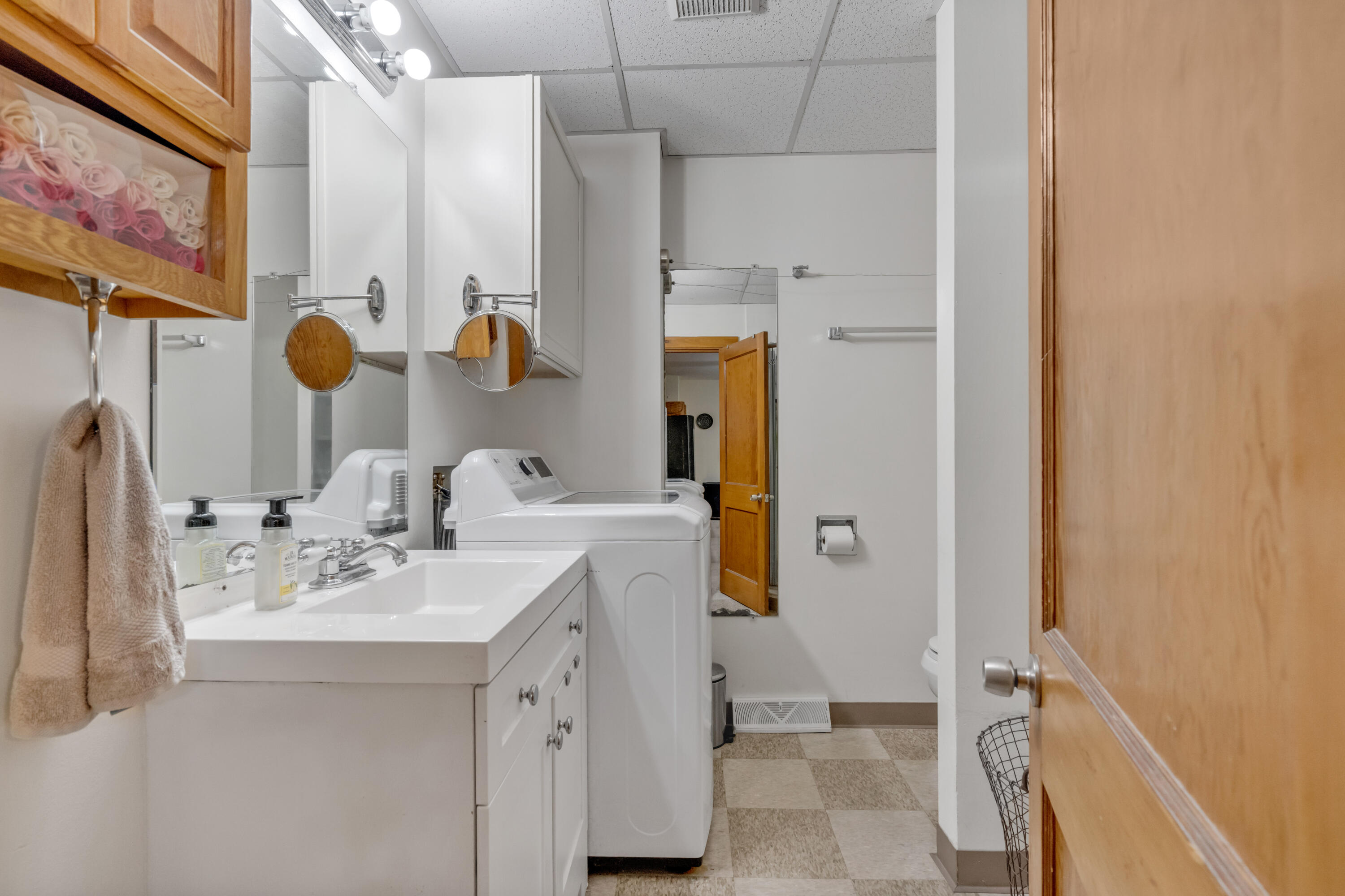8 Thompson Street Lewiston, ME 04240 - Photo 18 of 46 DSC06811