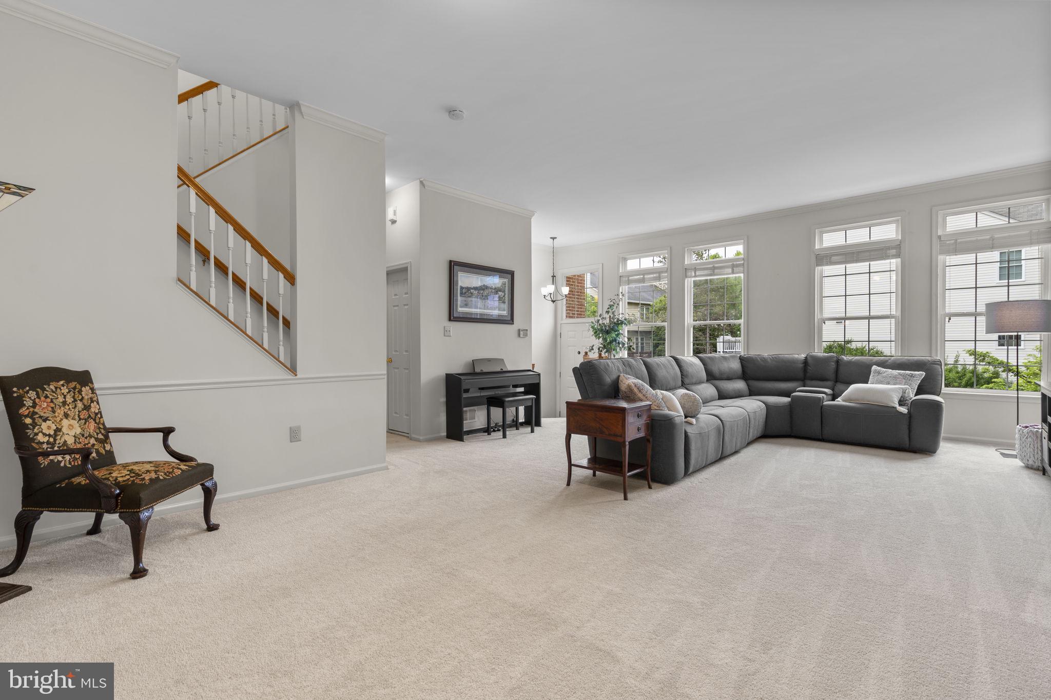 20695 Riptide Square Sterling, VA 20165 - Photo 6 of 35