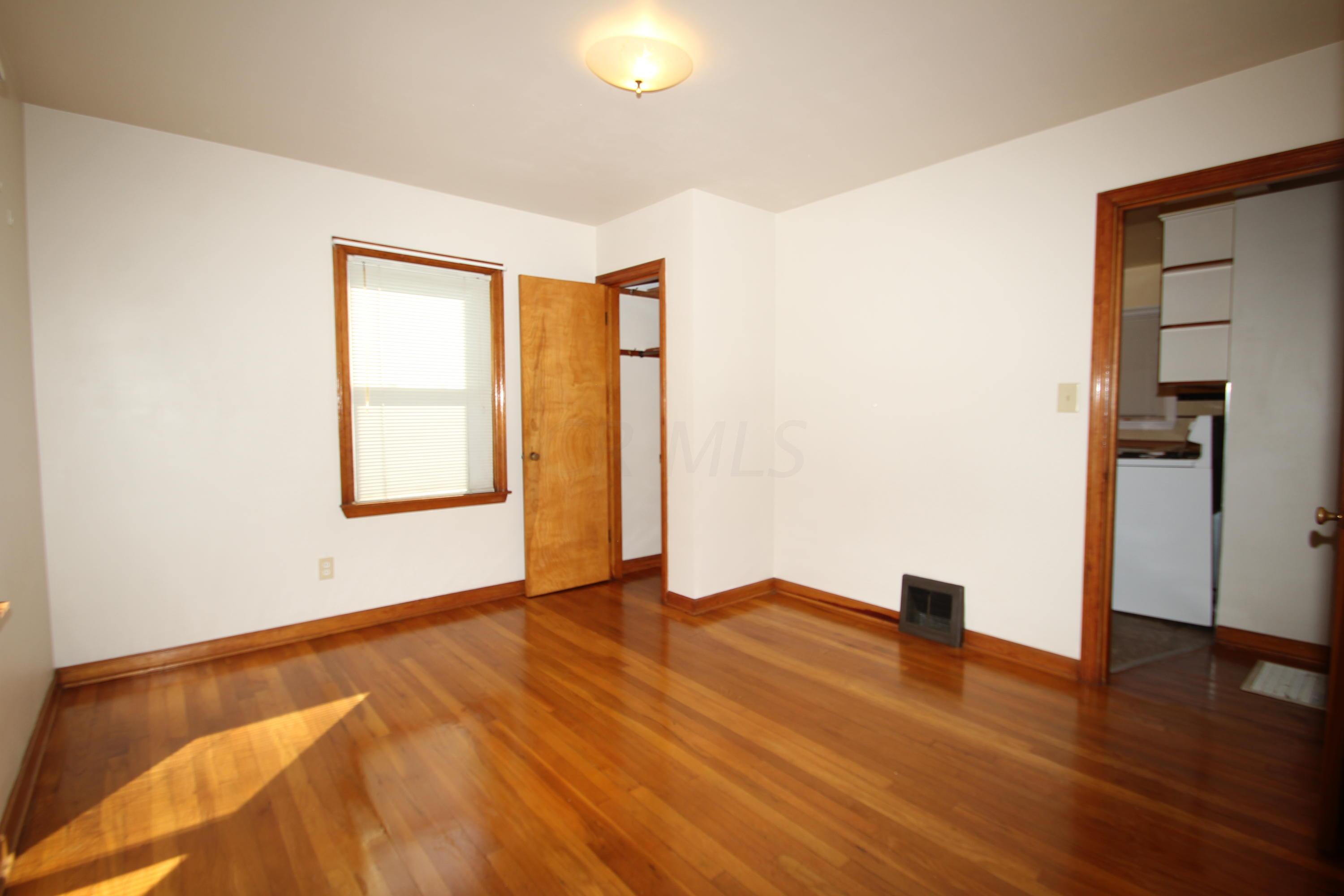 3557 Karl Road Columbus, OH 43224 - Photo 12 of 35 Gallery Image 12