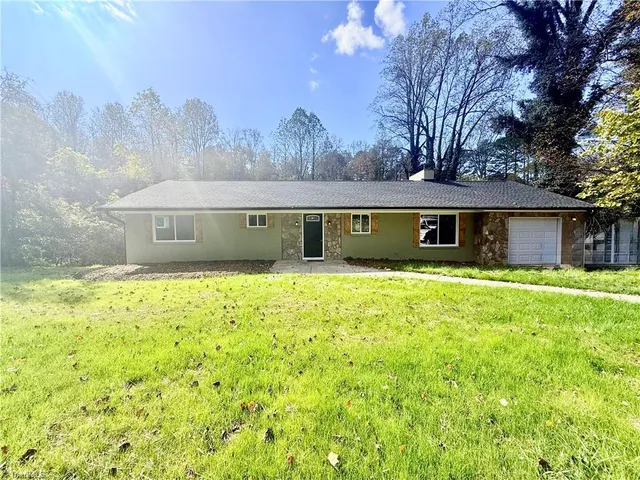 $375,000 | 5010 North Cherry Street, Kernersville, NC 27284