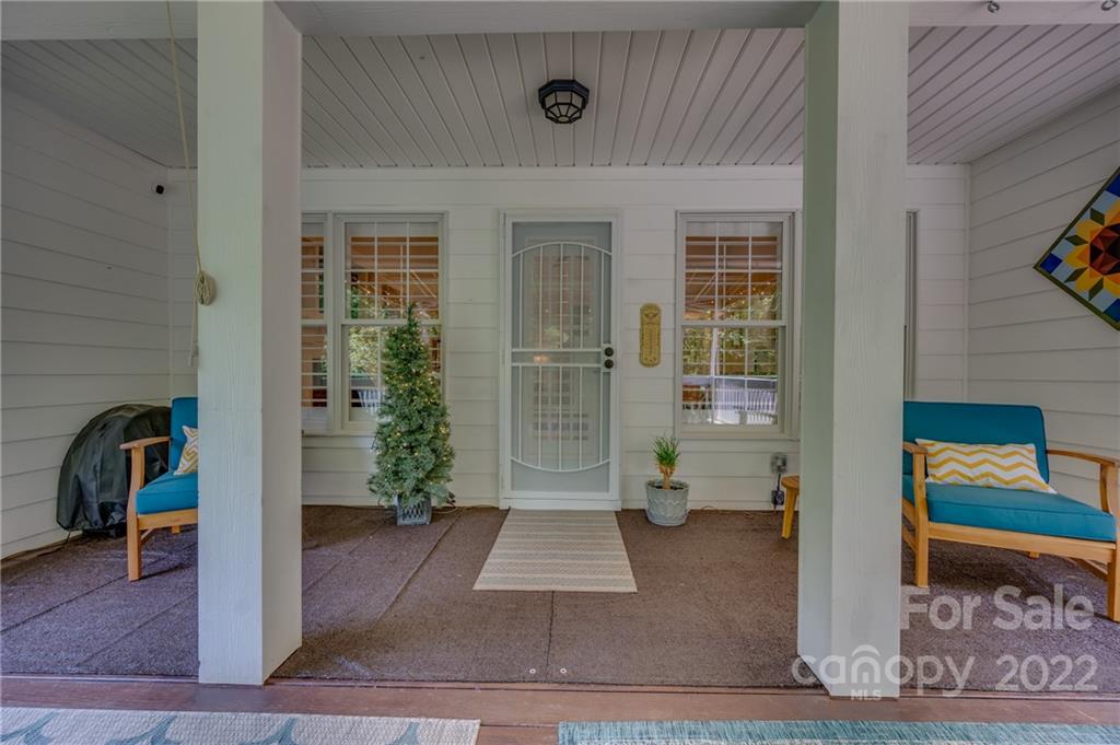 212 Ridgeview Drive Rutherfordton, NC 28139 - Photo 21 of 47 a view of entryway