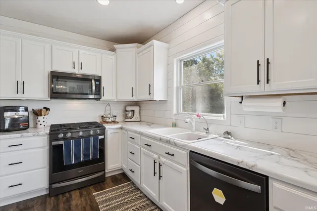 $589,999 | 127 King Road, Bremen, IN 46506