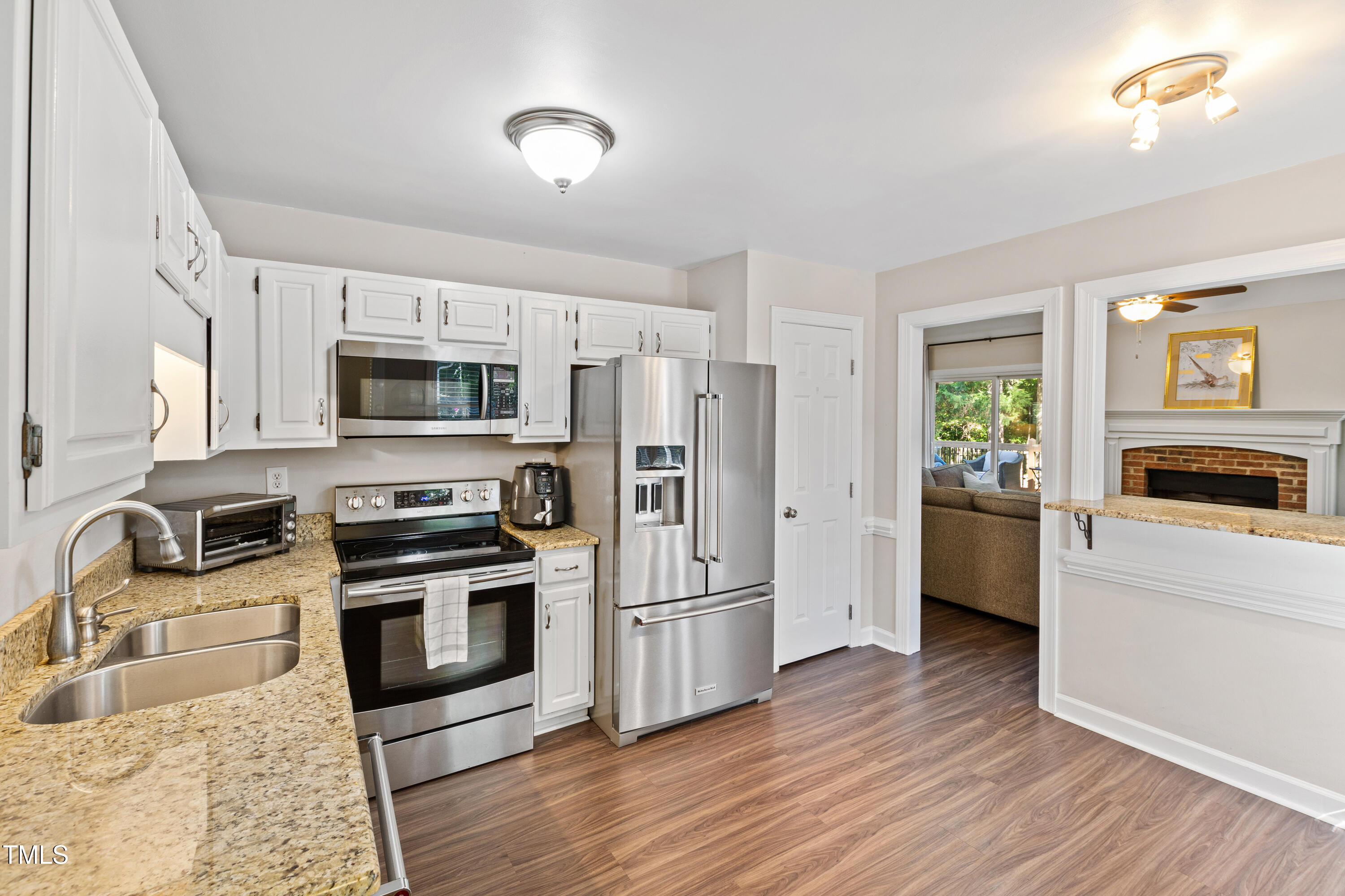 5408 Fairmead Circle Raleigh, NC 27613 - Photo 13 of 43 kitchen