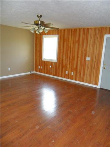 8460 Enterprise Road Mount Pleasant, TN 38474 - Photo 4 of 20 Living room.