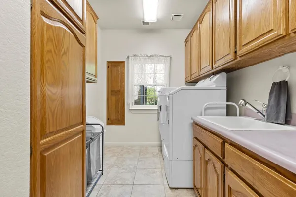 a view of building with a outdoor space