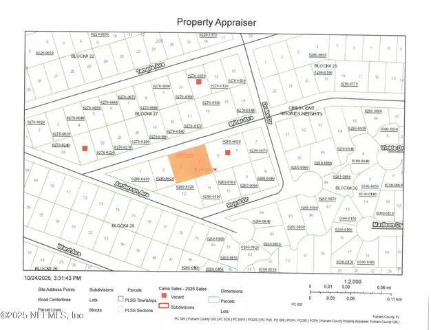 a black and white photo of a living room