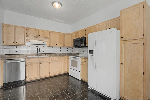 $209,900 | 3812 Goforth Drive, Hope Mills, NC 28348