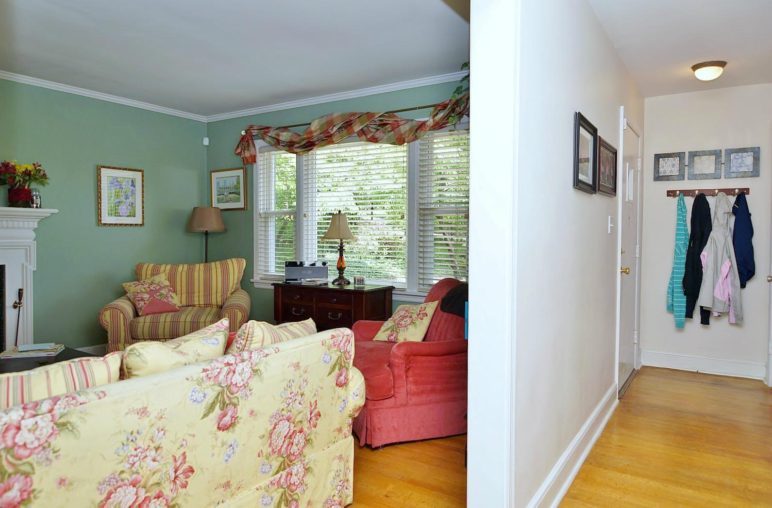 1012 Clearfield Road Southwest Roanoke, VA 24015 - Photo 3 of 29 3