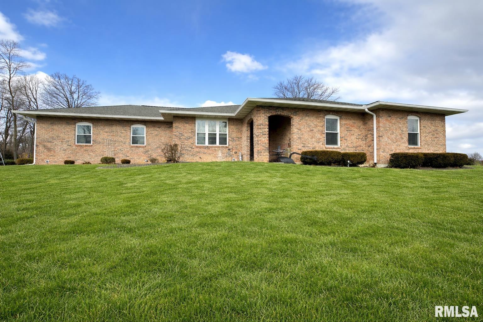 1006 Abbey Ridge Court Quincy, IL 62305 - Photo 1 of 45
