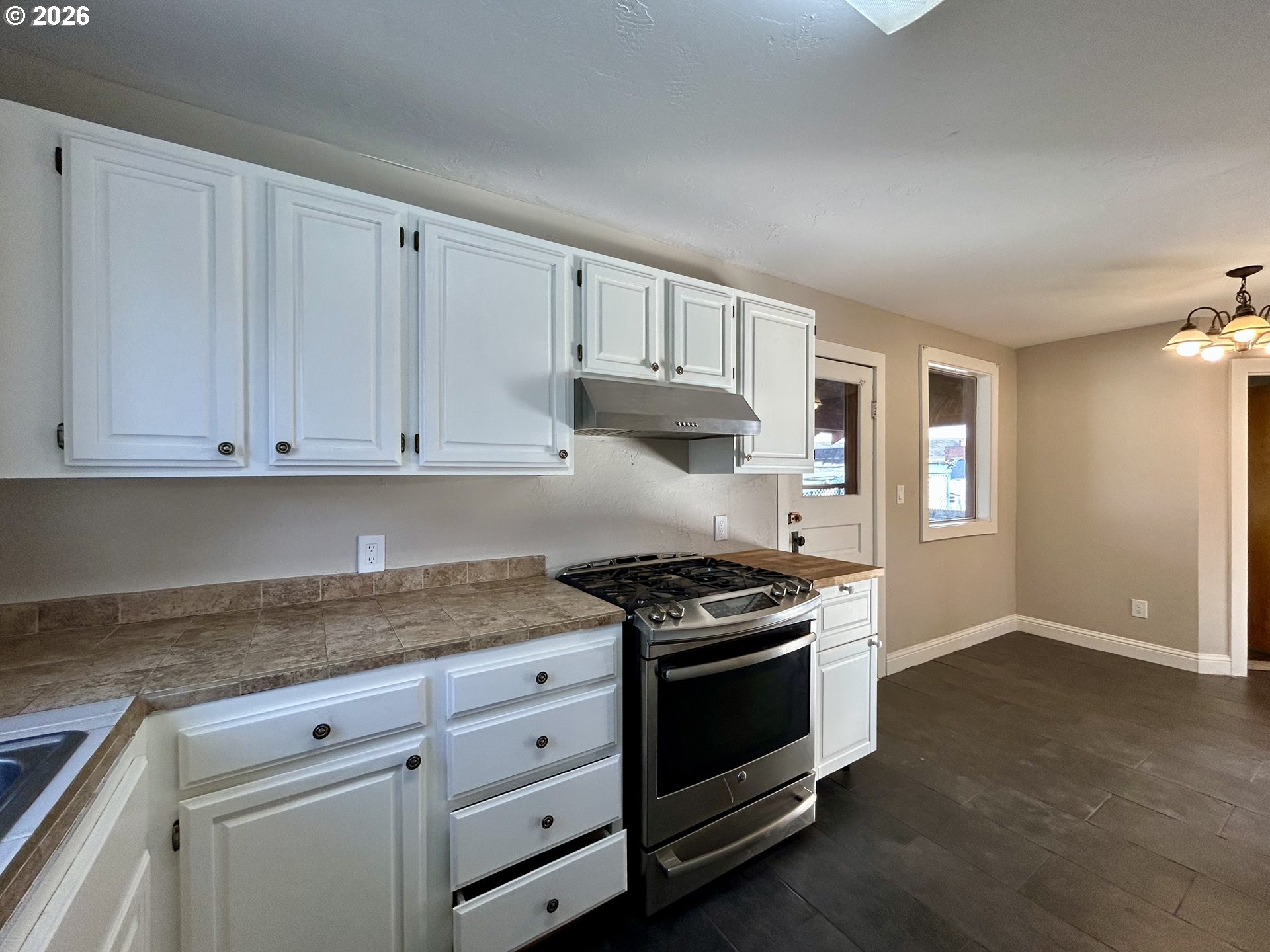 260 Heisler Street Dufur, OR 97021 - Photo 4 of 22