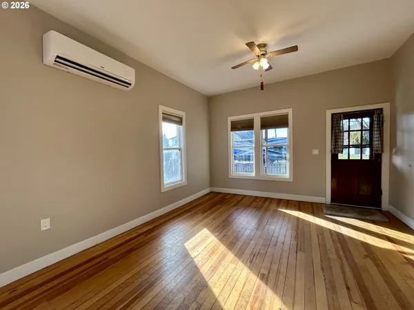 $309,000 | 260 Heisler Street, Dufur, OR 97021