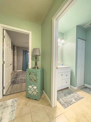 a view of a large yard