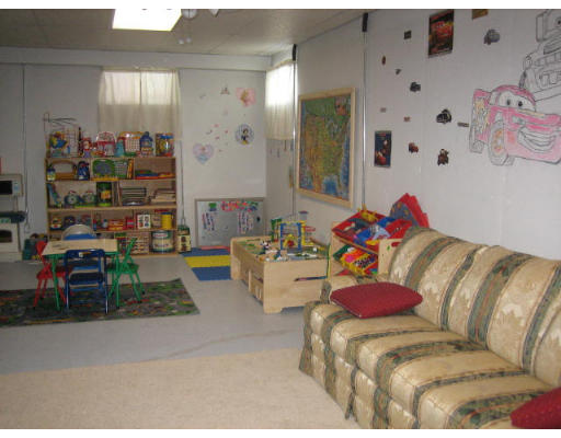84 Thistle Road North Andover, MA 01845 - Photo 14 of 19 Gallery Image 14