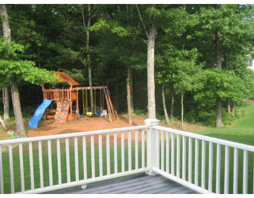 84 Thistle Road North Andover, MA 01845 - Photo 15 of 19 Gallery Image 15