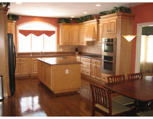 84 Thistle Road North Andover, MA 01845 - Photo 2 of 19 Gallery Image 2