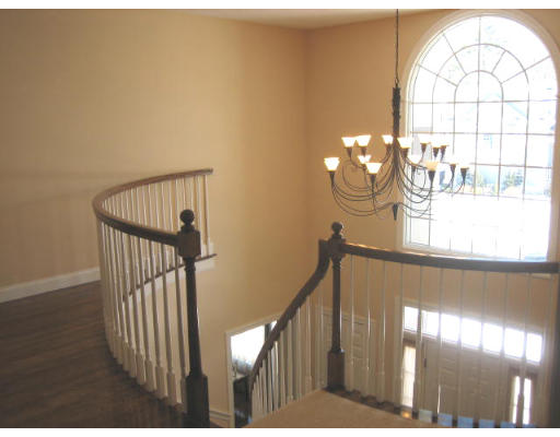 84 Thistle Road North Andover, MA 01845 - Photo 3 of 19 Gallery Image 3