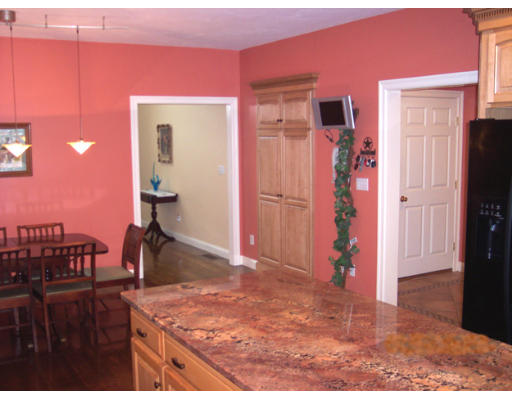 84 Thistle Road North Andover, MA 01845 - Photo 9 of 19 Gallery Image 9