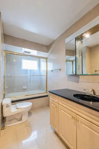 $1,299,000 | 821 Cliffside Avenue, Valley Stream, NY 11581