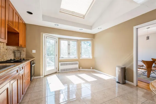 $1,299,000 | 821 Cliffside Avenue, Valley Stream, NY 11581