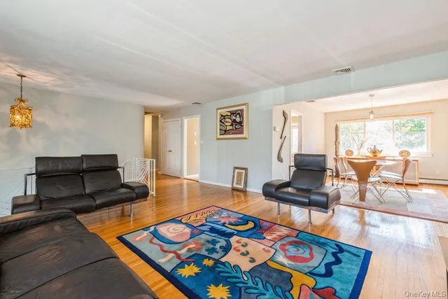 $1,299,000 | 821 Cliffside Avenue, Valley Stream, NY 11581