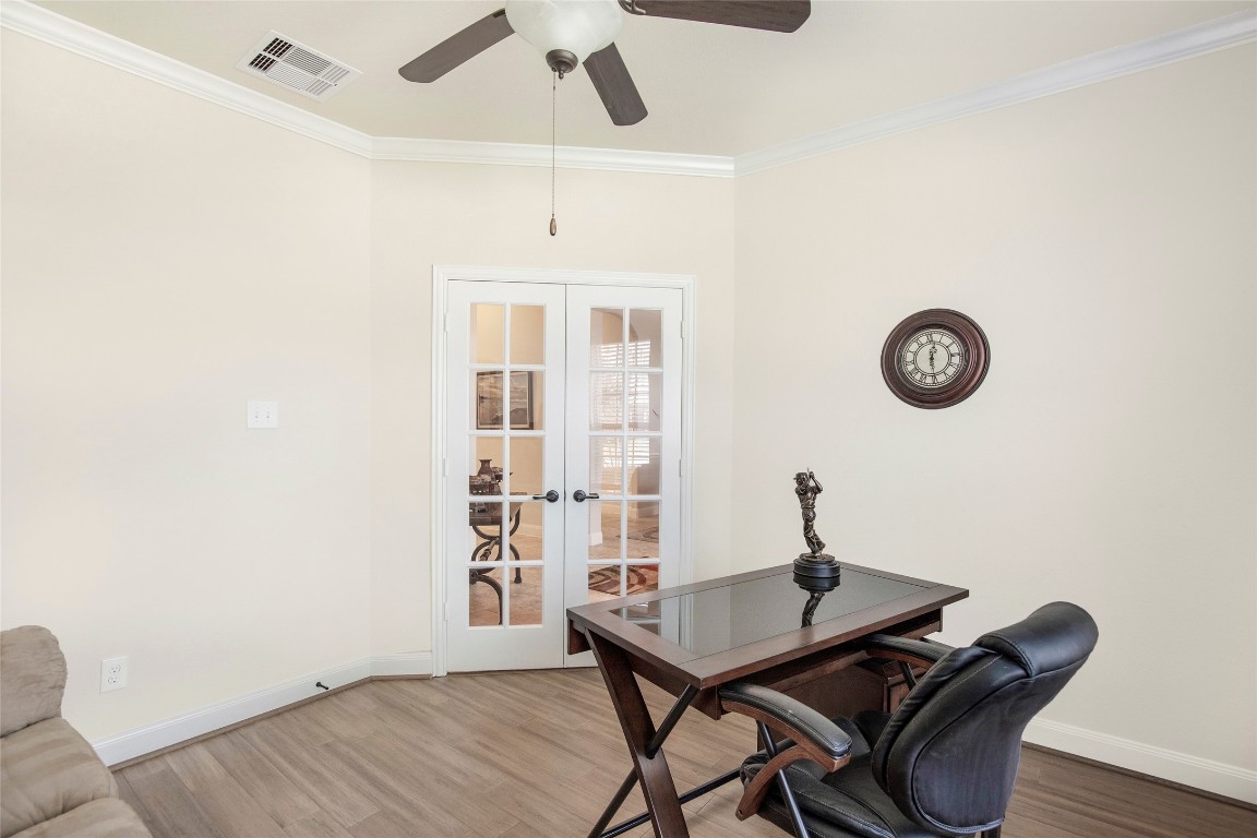 6703 Honeycrest Lane Spring, TX 77389 - Photo 11 of 35