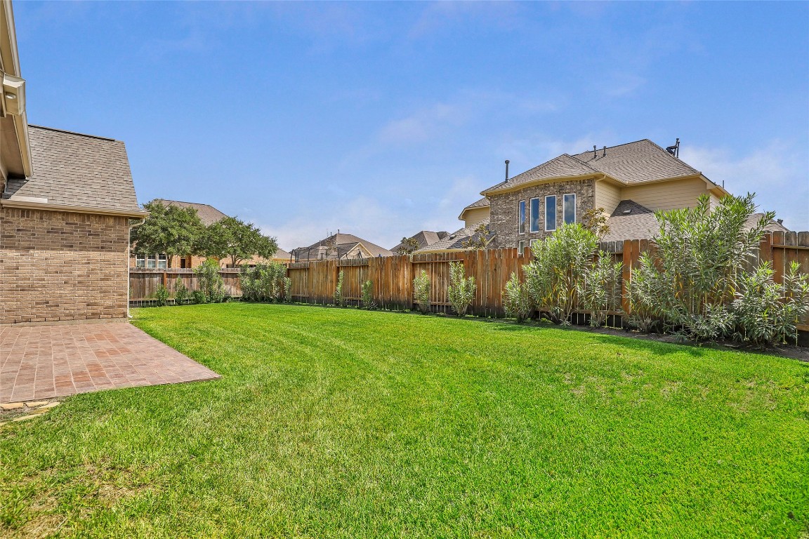 6703 Honeycrest Lane Spring, TX 77389 - Photo 7 of 35