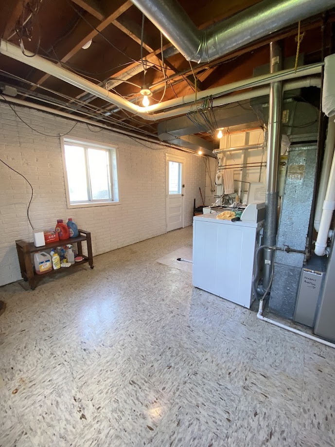 620 Sycamore Road Buffalo Grove, IL 60089 - Photo 16 of 21 a view of storage and utility room