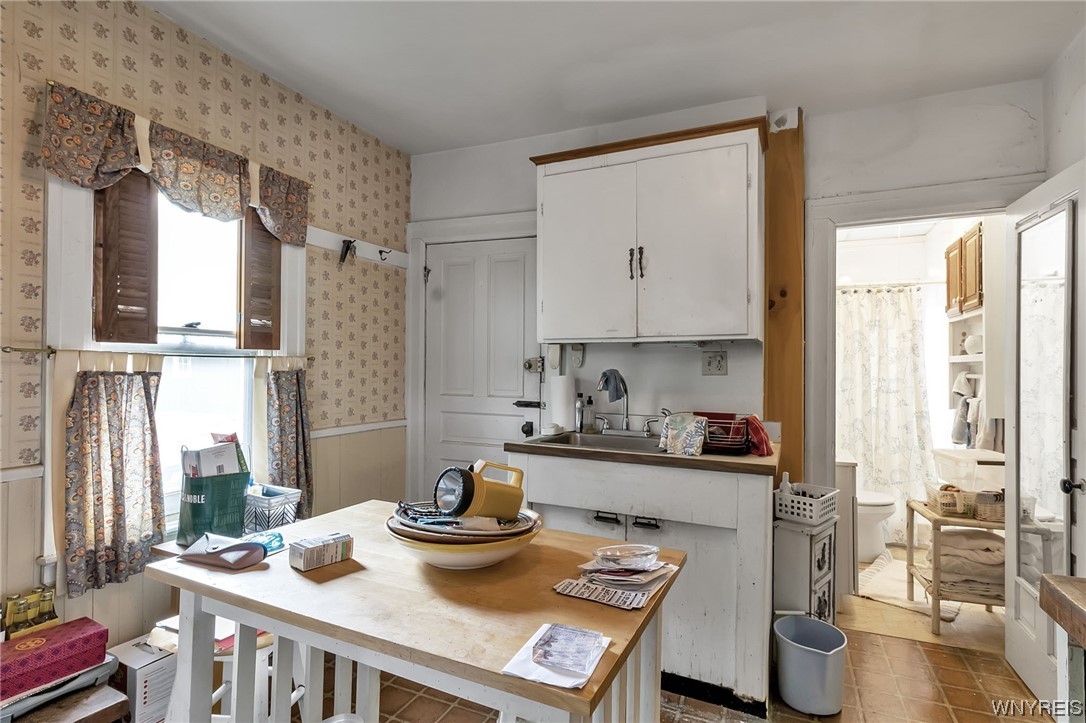 84 South Forest Road Amherst, NY 14221 - Photo 17 of 32