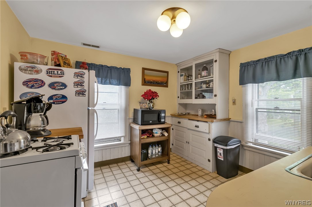 84 South Forest Road Amherst, NY 14221 - Photo 20 of 32