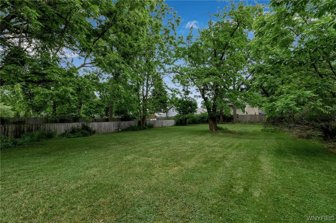 84 South Forest Road Amherst, NY 14221 - Photo 4 of 32