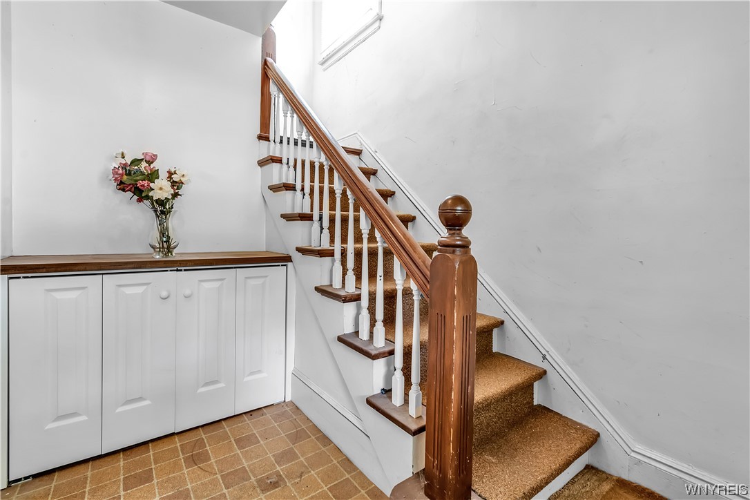 84 South Forest Road Amherst, NY 14221 - Photo 10 of 32